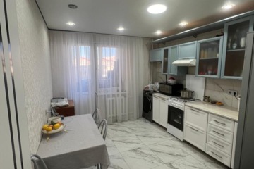 2-к квартира, 63 м², 1/10 эт.